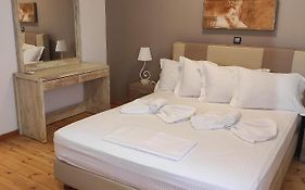 Astradeni Luxury Apartments Kratir